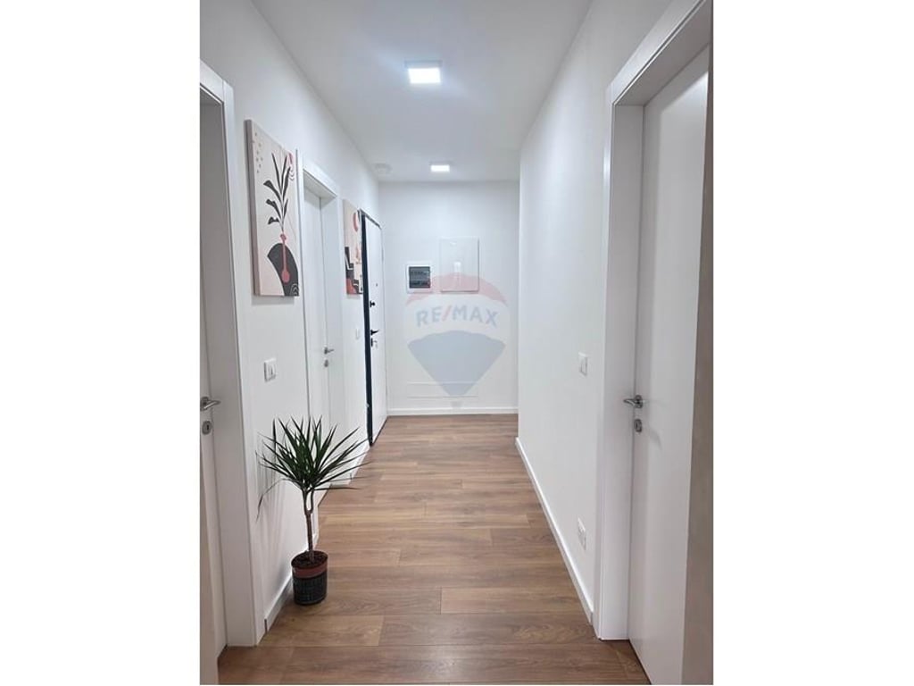 Klinike Dentare ne shitje tek Lake View