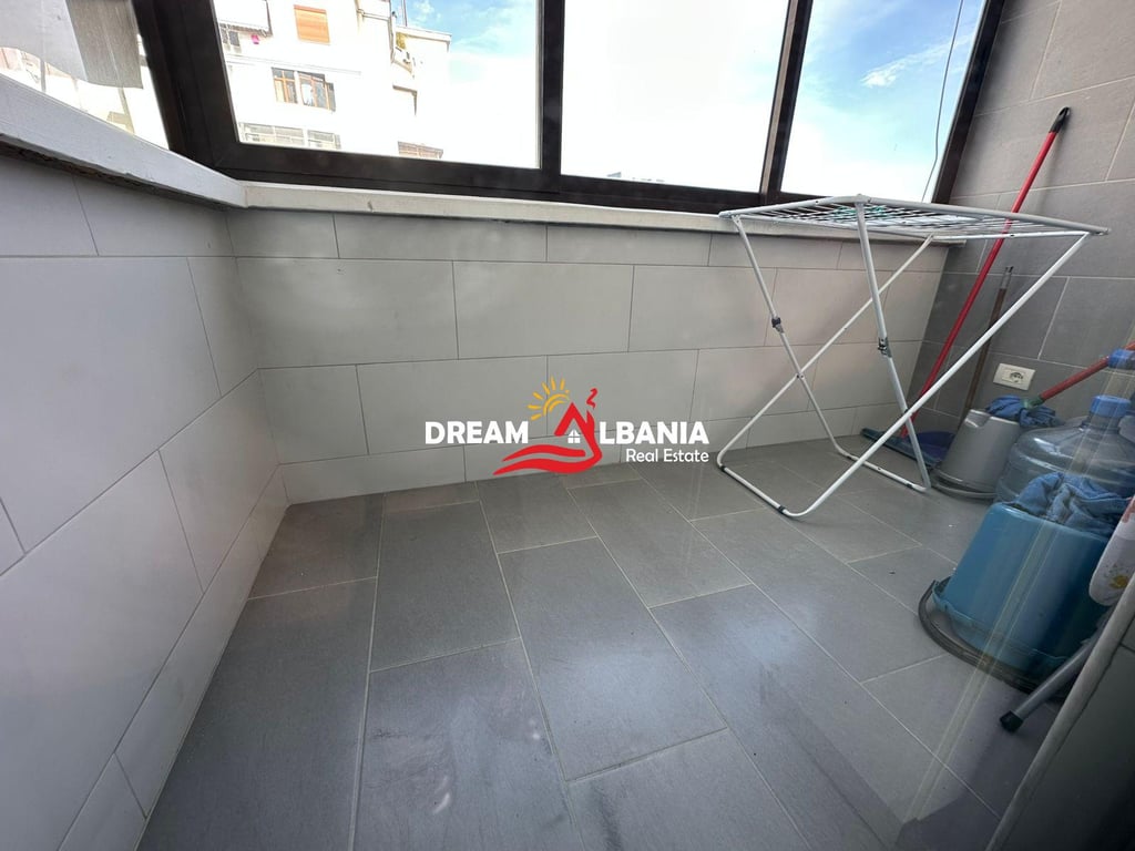 A 2+1 apartment is for rent on Zogu i Pare Boulevard near the Ministry of Justice (ID 42215264).