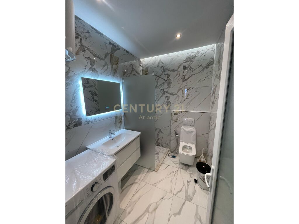AFFITTASI IL QUARTO PIANO DI UNA VILLA NELLA EX-FOCE, A DURAZZO!