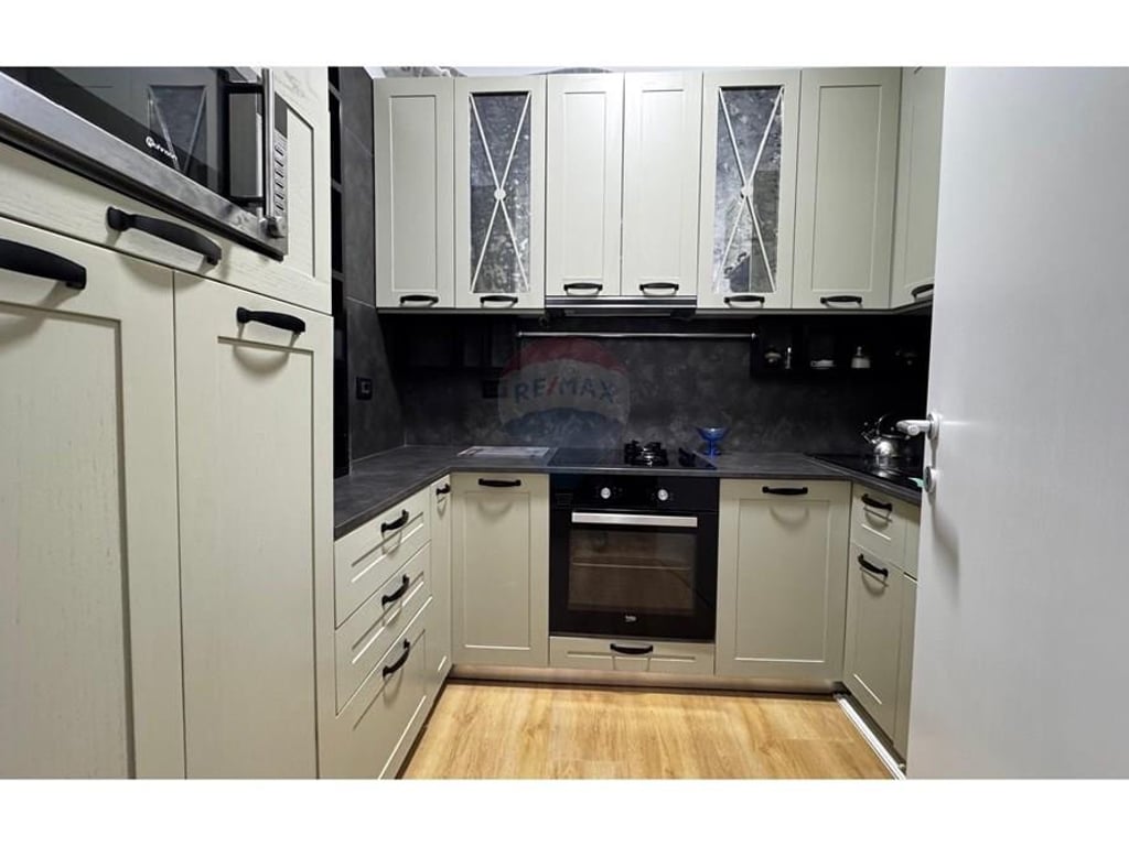 Apartament 2+1 per qira tek Bulevardi Zhan Dark!