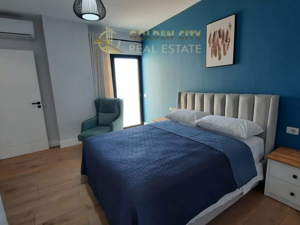 Ofrojme per qera mujore apartament Luxury 2+1 me 3 ballkone. vollga