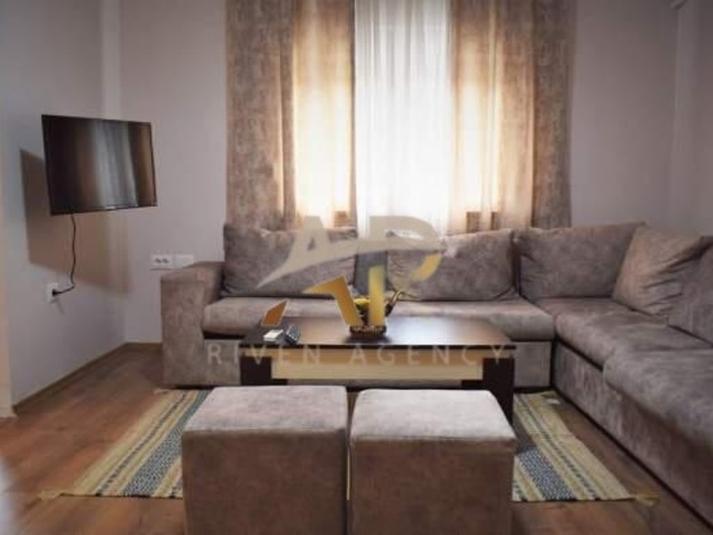 Jepet me qera apartament 2+1+2 tek 21-Dhjetori
