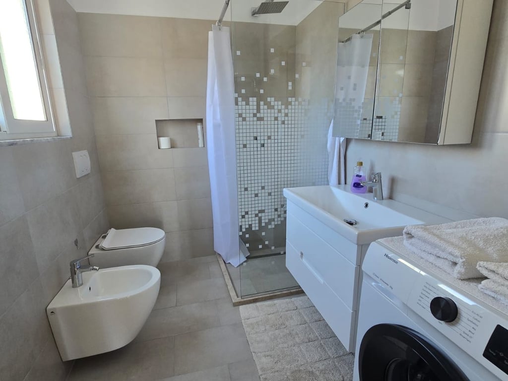 1+1, furnished, Hilton complex Kavaja street, 550 euros