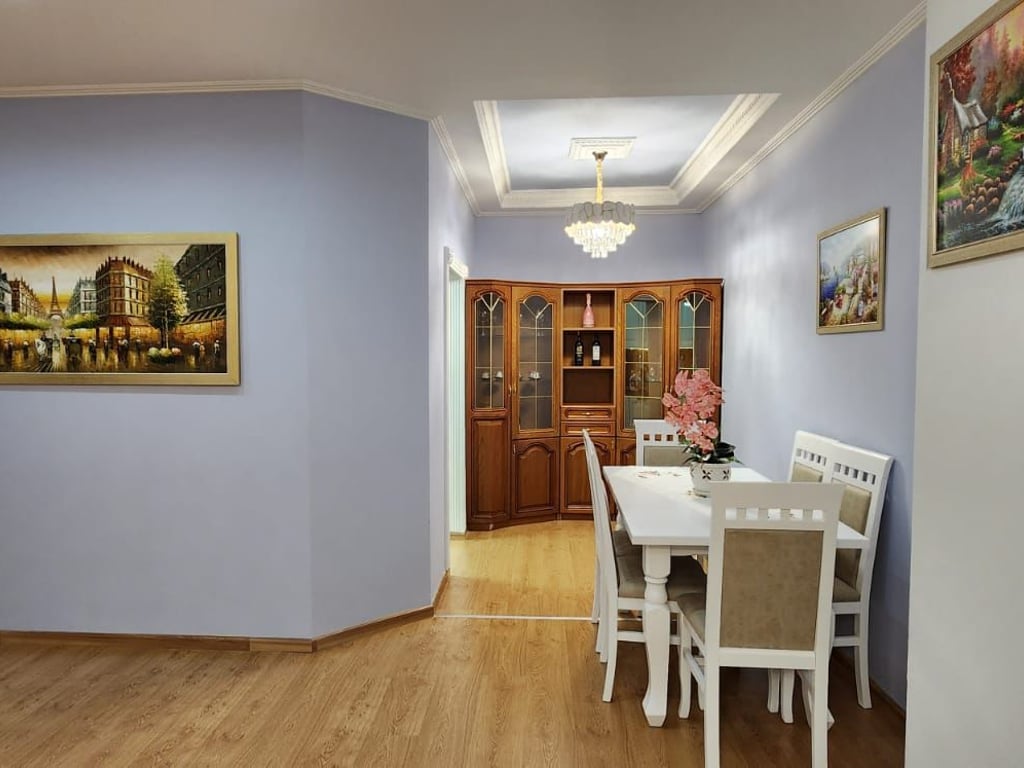 2+1+2 Apartment for Rent on Zogu 1 Boulevard, near Flori Farma. Price: 650 euros