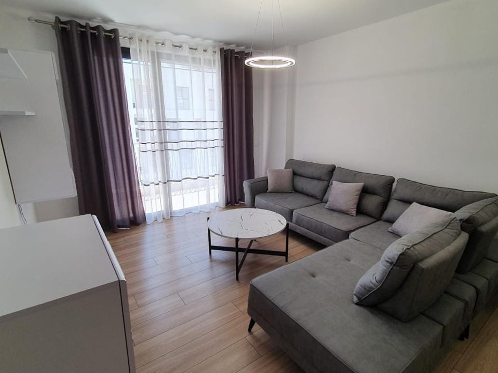 Jepet me Qera Apartament 2+1 tek Kompleksi Zirkon.