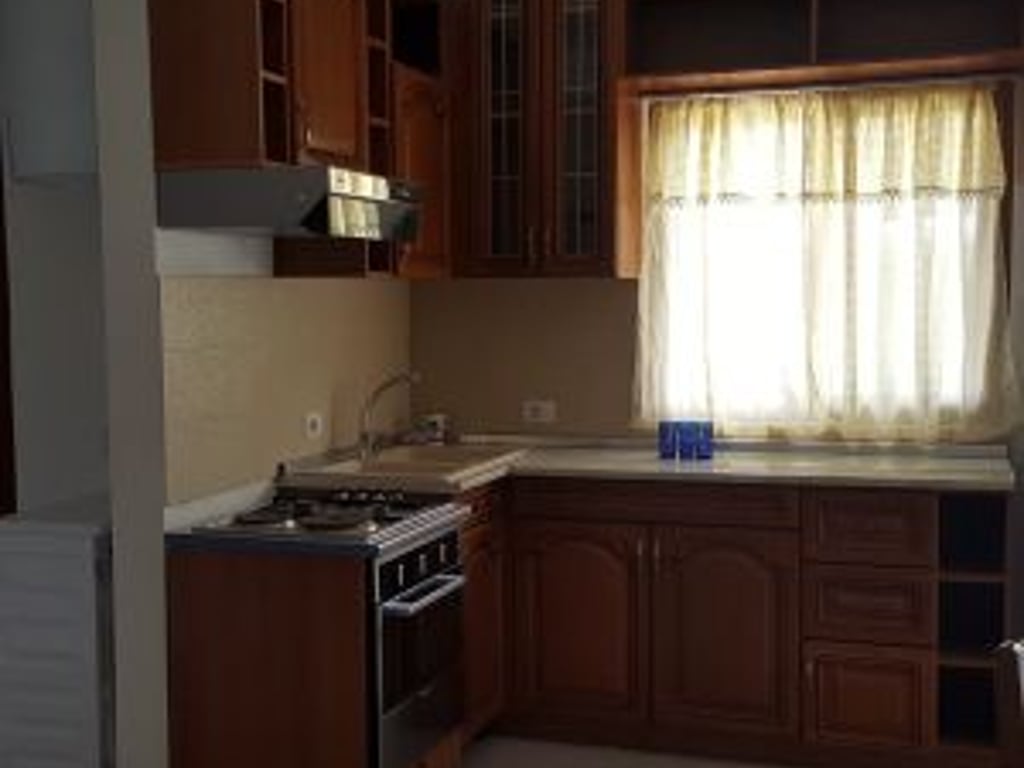 Jepet me qera apartament 1+1 ne Sauk me pamje nga liqeni Artificial