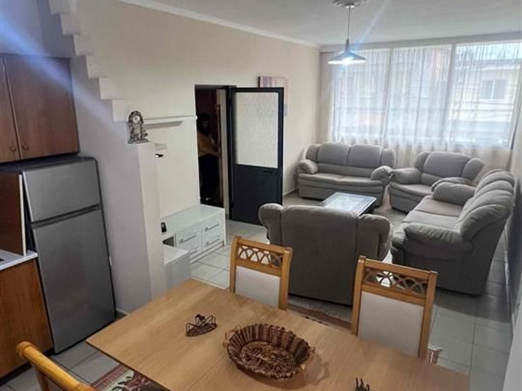 Affittasi appartamento 1+1, alla fine di via Don Bosko vicino a Neptun, 400 mila lekë.