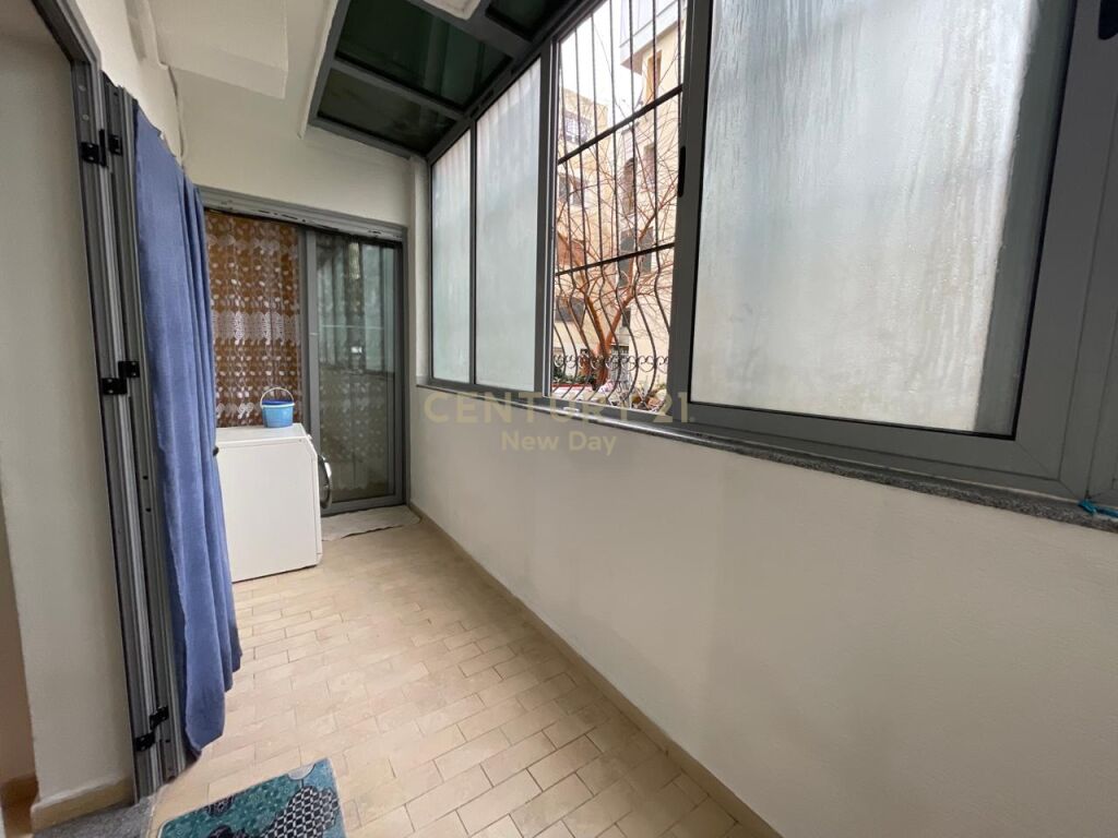 JEPET ME QIRA APARTAMENT 2+1 TEK SHKEMBI I KAVAJES!