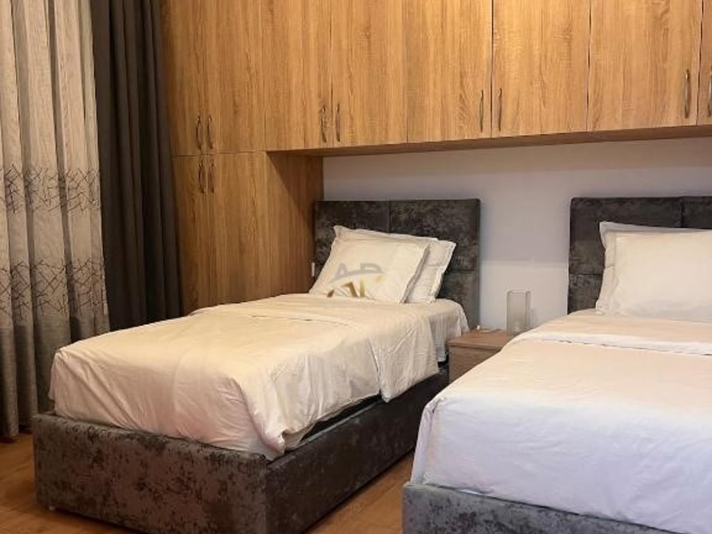 Jepet me qera apartament 1+1 ne pallat te viteve 2024 me ashensor, Tek Qyteti i Nxënësve