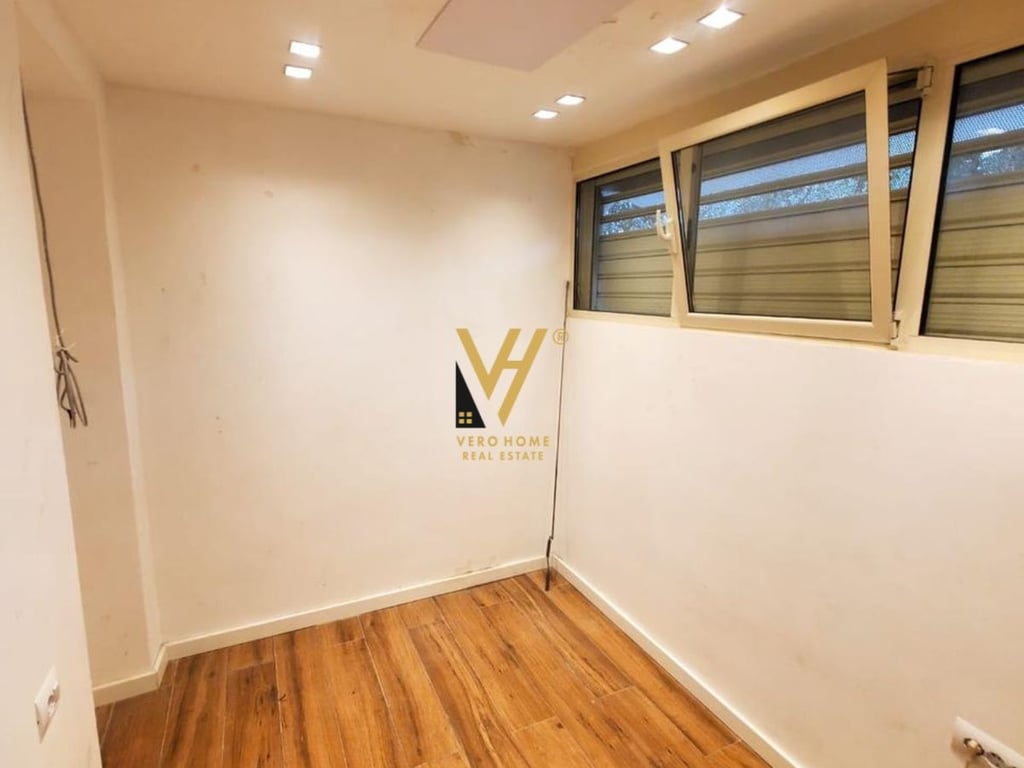 JEPET ZYRE 75 M2 ME QERA TE MEDRESEJA, PRANE SHKOLLES MISTO MAME 600 EURO