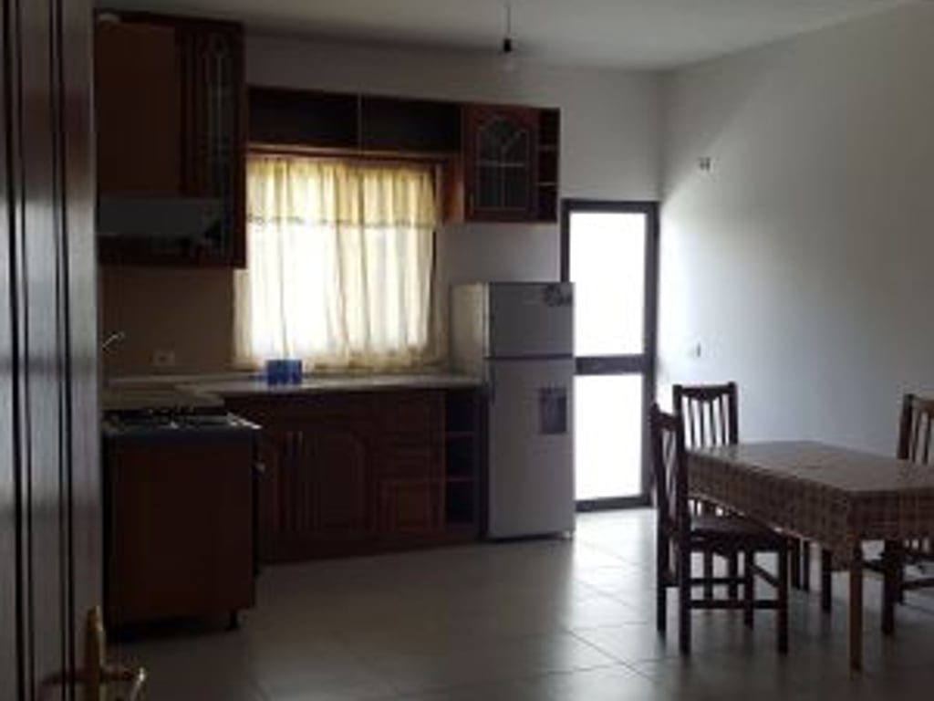 Jepet me qera apartament 1+1 ne Sauk me pamje nga liqeni Artificial