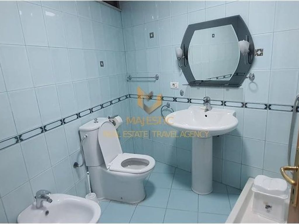 A 3+1+2 apartment is available for rent for offices in the center of Tirana, Rruga Kavajës.