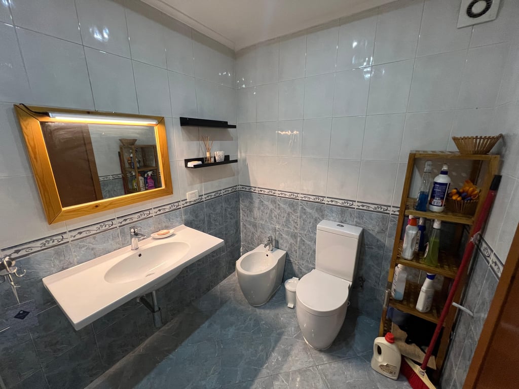 Apartament 2+1+2 me qira tek Komuna e Parisit, Prane Qendres Kristal