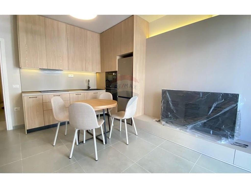 Appartamento 2+1+2 con posto auto in affitto!