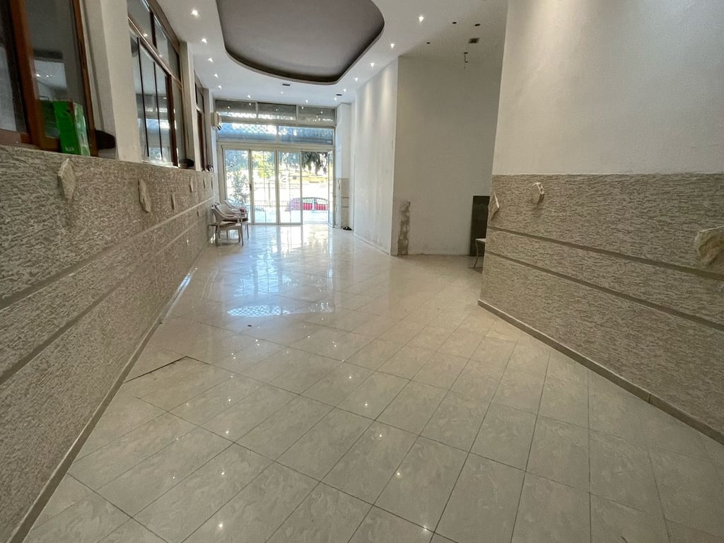 JEPET AMBJENT ME QIRA PER BAR ETJ, Tirana e Re 