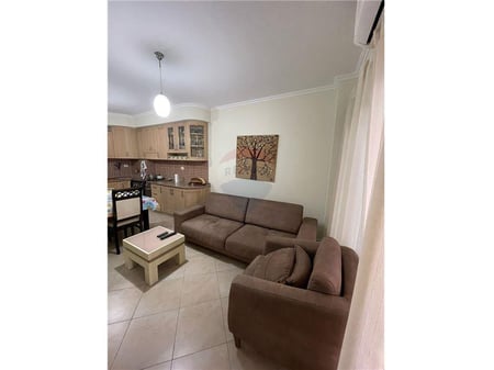 JEPET PER QIRA APARTAMENT 2+1 NE ALI DEM