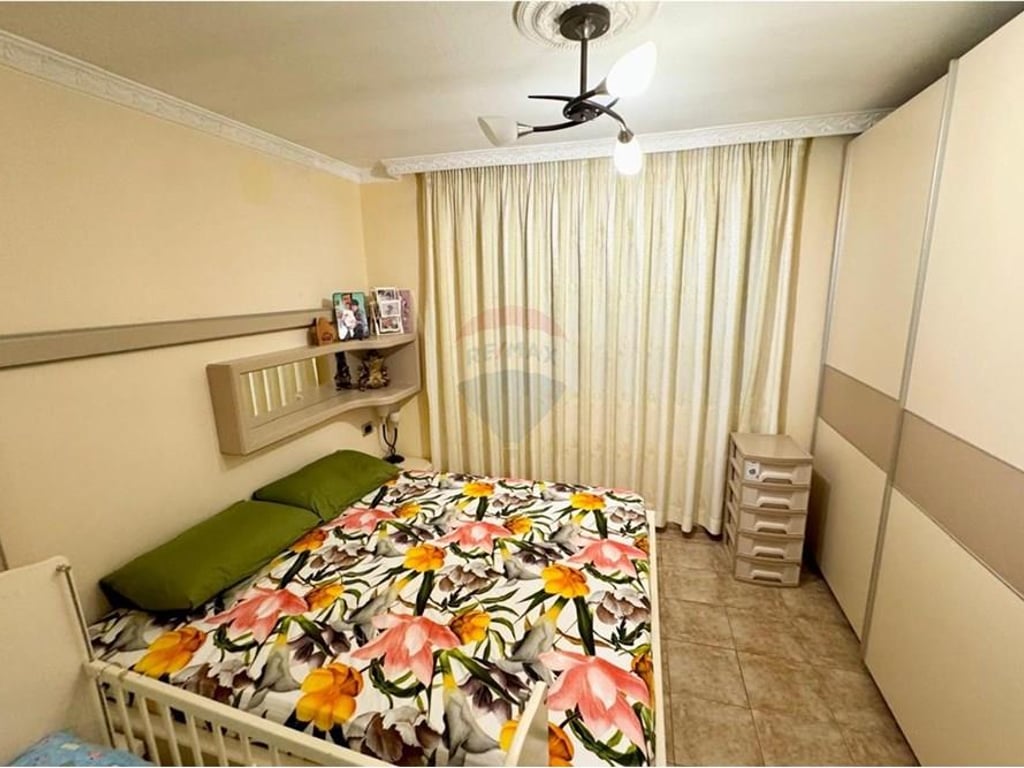 SHITET 1+1 PRANE RAJONIT NR 4, KINOSTUDIO !!