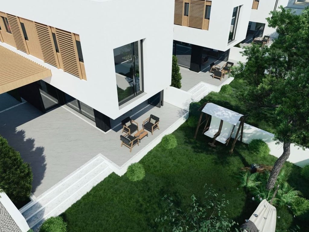 Shitet Vilë në vijë te dyte nga Marina te Turquoise Marina, Gjiri Lalzit .