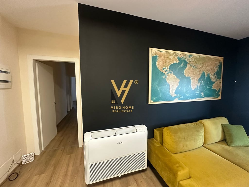 JEPET ZYRE 150M2 ME QERA TE RRUGA E DURRESIT 2.500 EURO