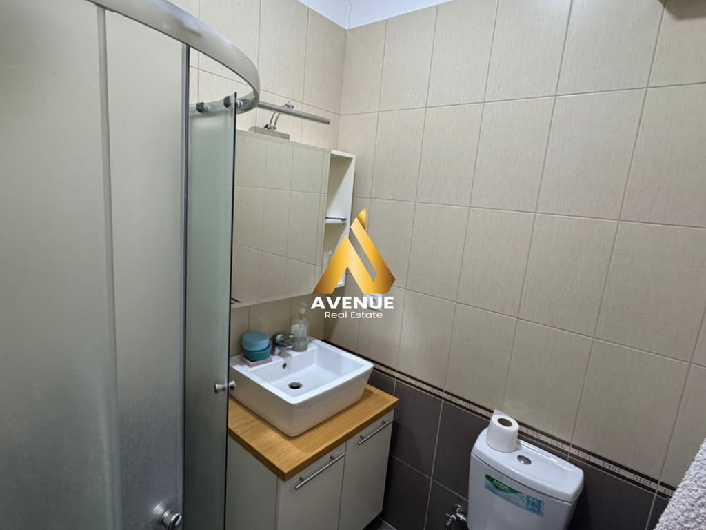 SHITET APARTAMENT 3+1+2, I MOBILUAR, LIQENI I THATE, PRANE HOTEL RADISONIT, TIRANE