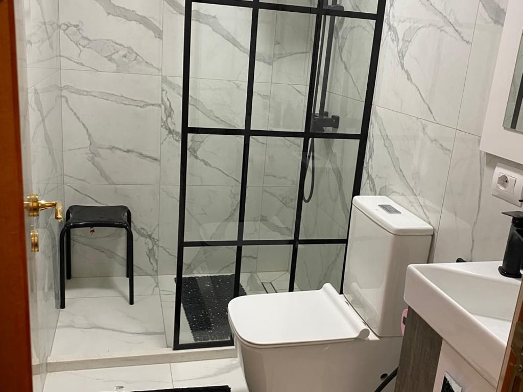 Apartment 2+1 for rent near the former gallery 17 November, Bardhok Biba street.