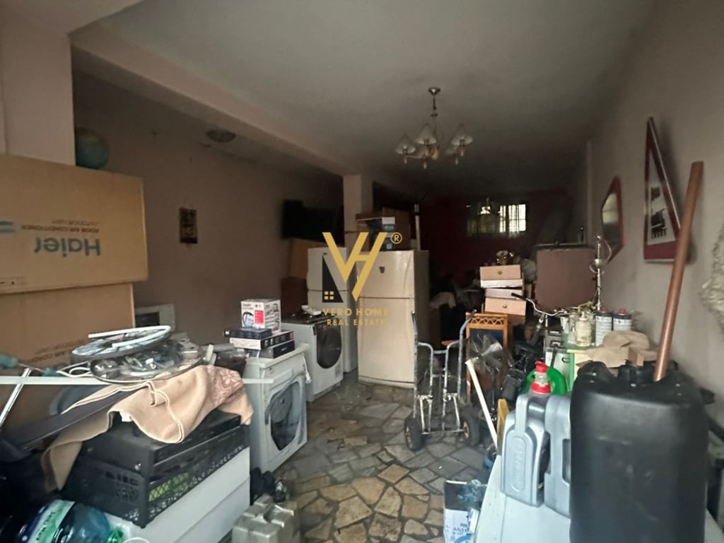 AMBIENTE DI 110 M2 IN AFFITTO PRESSO L'EX CAMPO D'AVIAZIONE 40.000 LEK