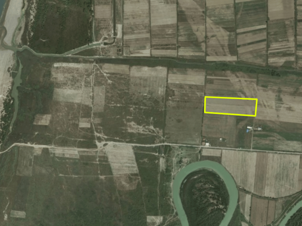 Vila Bashtoves, Toke per shitet, 1.4 km larg detit