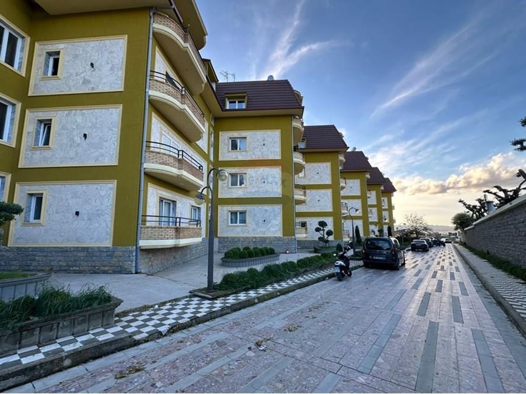 Jepet me qera apartament 3+1+2+2