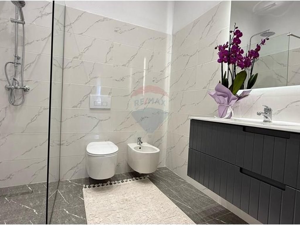 2+1 apartment for sale on Gjergj Fishta Boulevard!