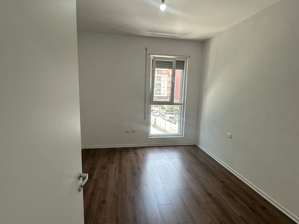 APARTAMENT ME QERA 2+1+2