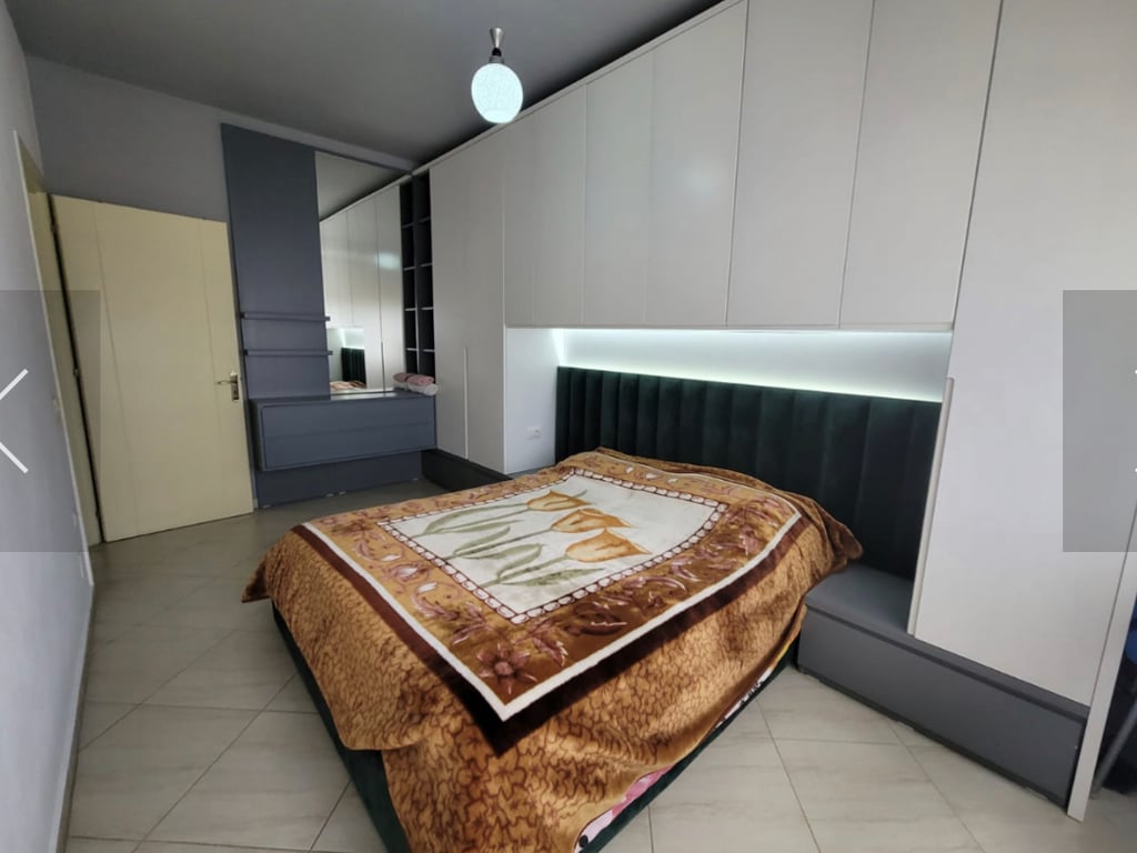 A 2+1 apartment is available at the Cabej buildings, Misto Mame.