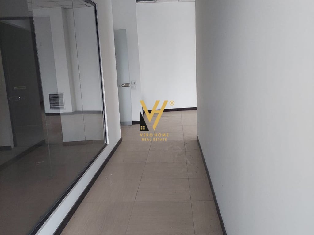 JEPET ZYRE 230 M2 ME QERA TE PALLATI ME SHIGJETA 2.800 EURO