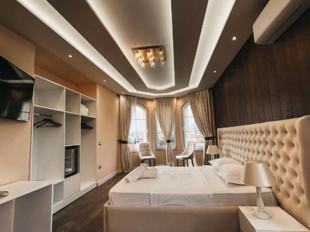 Hotel per qira, rruga Ura prane komisariatit nr 4!