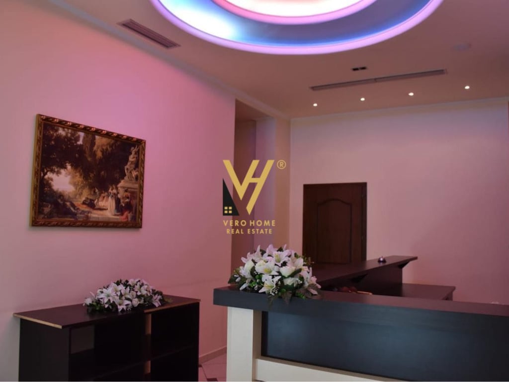 JEPET HOTEL 5 KATESH ME QIRA NE FIER 4.000 EURO