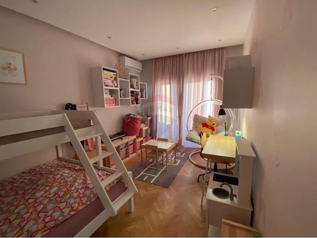 Appartamento 3+1 in vendita in Via Elbasanit!