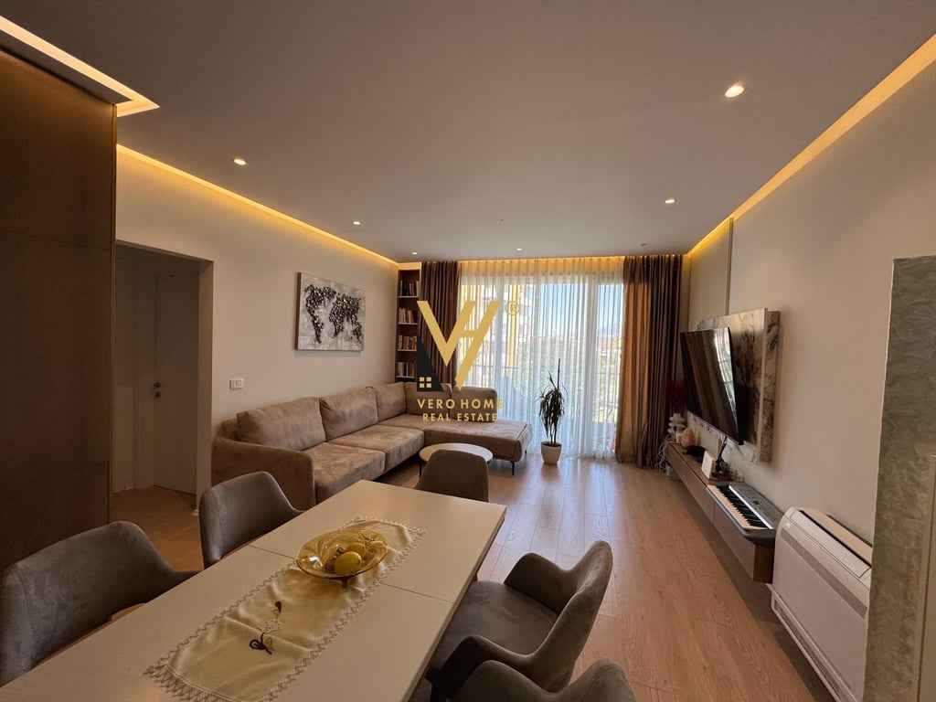 VENDESI APPARTAMENTO 2+1+2+BLK A FIORI DI BOSCO 260.000 EURO
