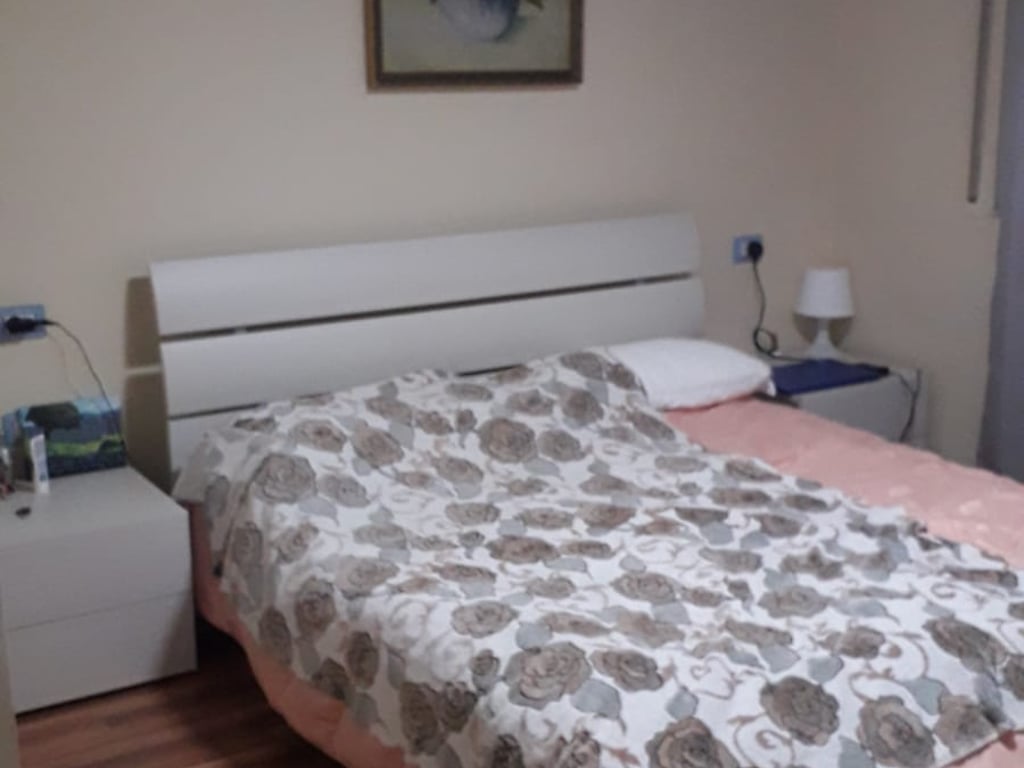 Shitet Apartament 1+1 tek Materniteti i Ri, Koco Glozheni 