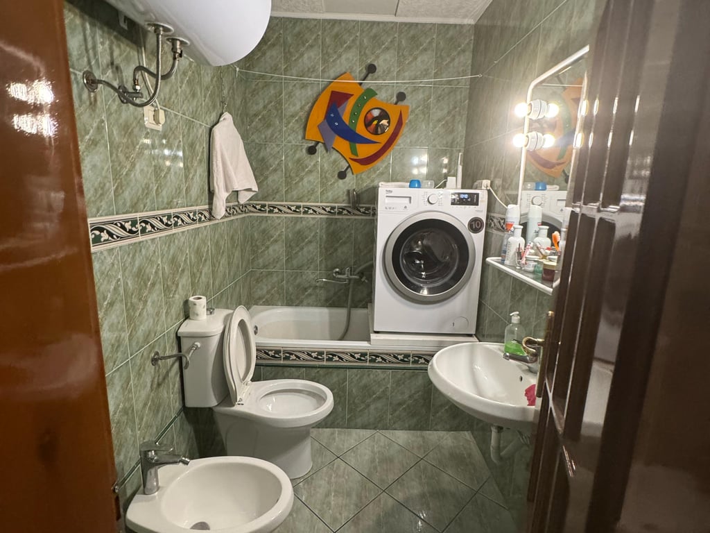 Tirana, Apartment for Sale 2+1+Balcony 5th Floor, 114 m²