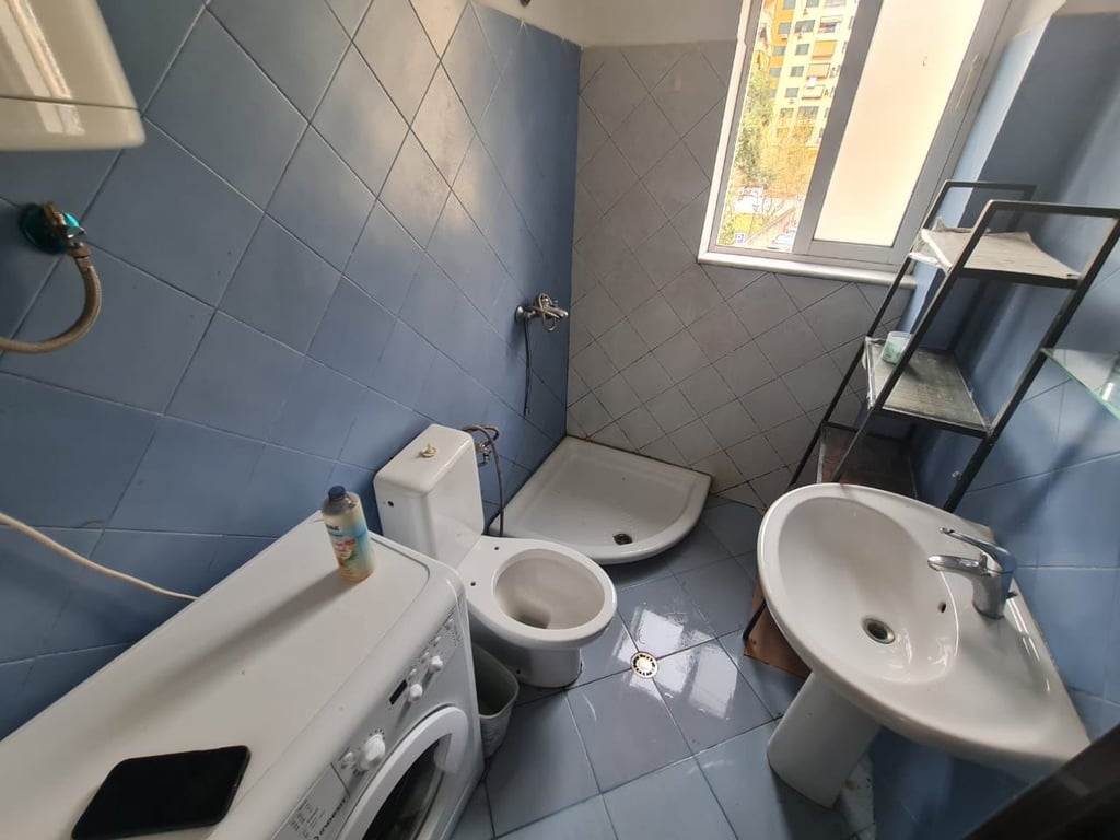 Monolocali in affitto in Via Kavajë, vicino alla Policlínica.