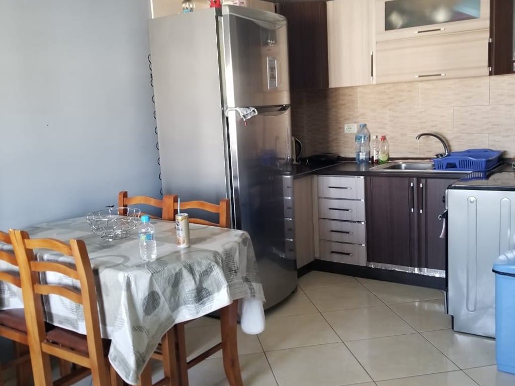 Jepet apartament 1+1 me Qira në Astir