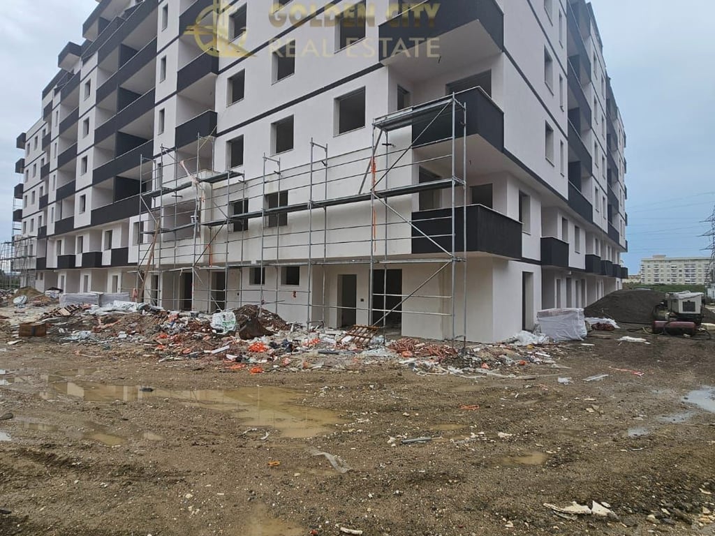 Shitet apartament 2+1+2 Golem