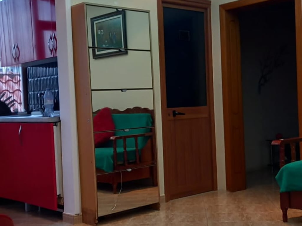 Vile Me Qera 2+1 prane Shkozes (ID BV22385)Tirane​