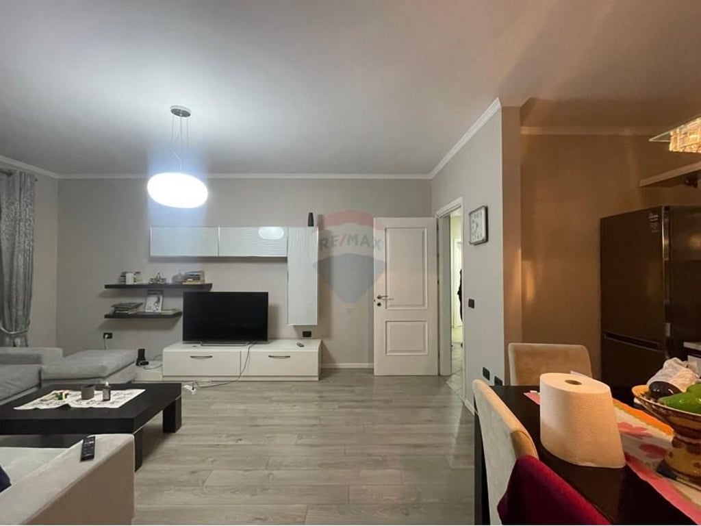 2+1+2 apartment for rent in the Paris Commune!