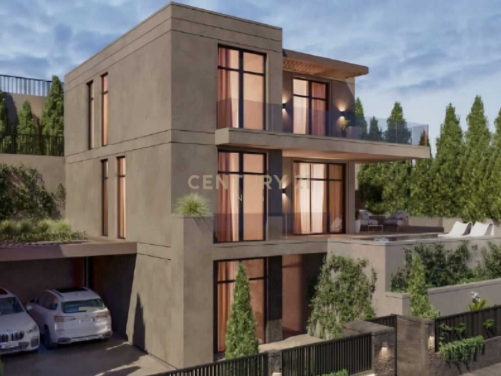 Vila Luksoze për Shitje në Farkë!