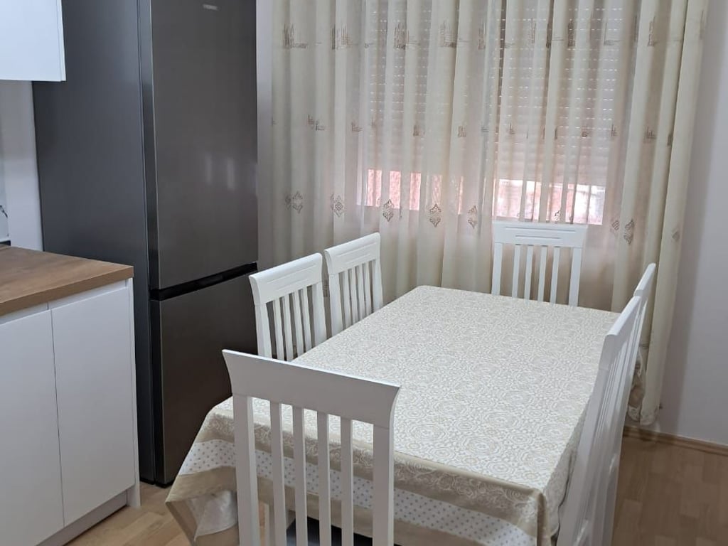 APARTAMENT ME QERA 2+1 NE SAUK 