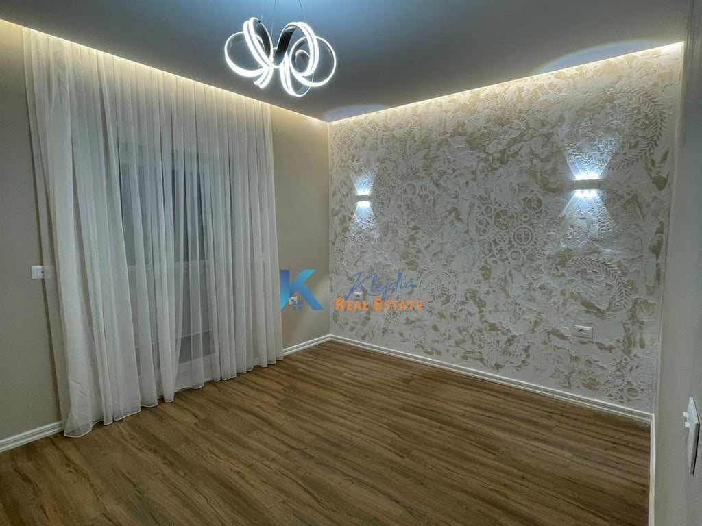 1+1 per SHITJE te Rruga e Durresit, ne rruge kryesore