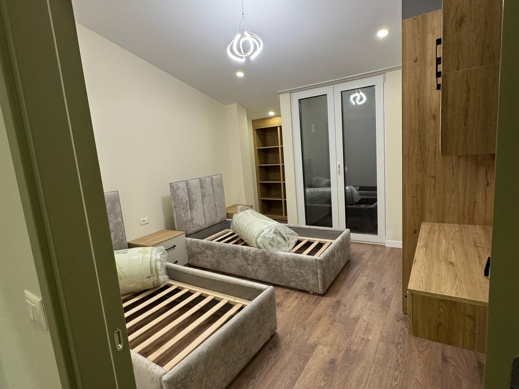 Vilë 2-katëshe me qira pranë TEG-ut – Komfort dhe privatësi!