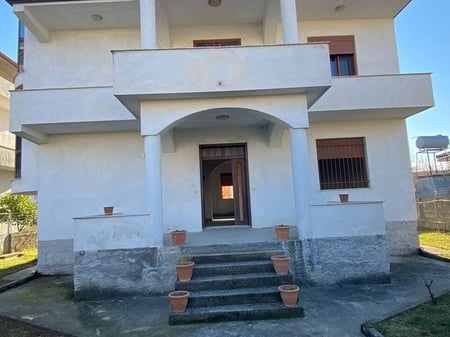 🏡 Vendita di una villa nella zona di Unaza, Kavajë