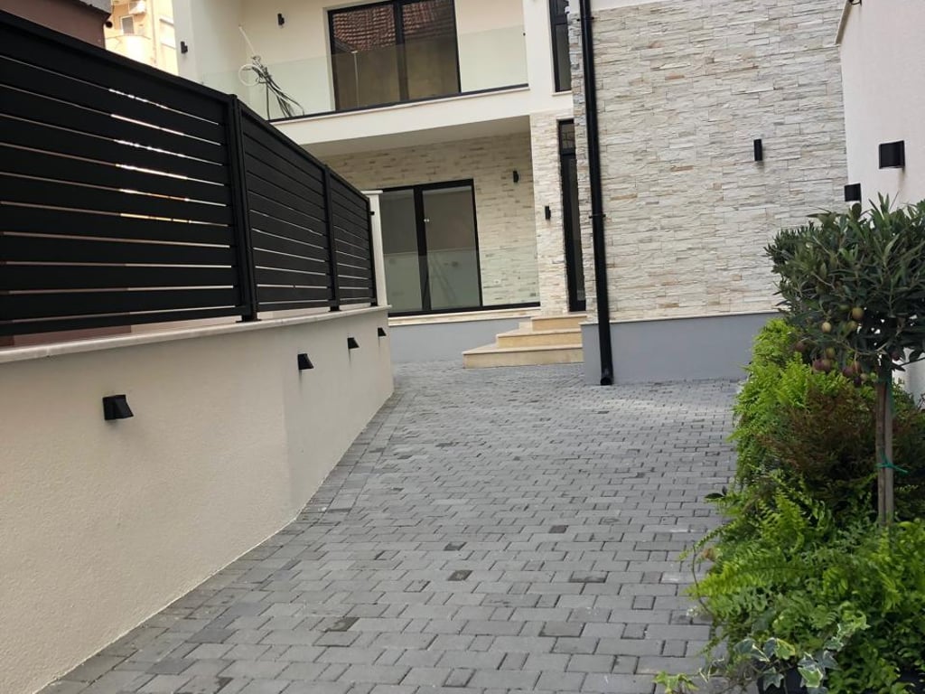 Jepet me Qira vile per zyra