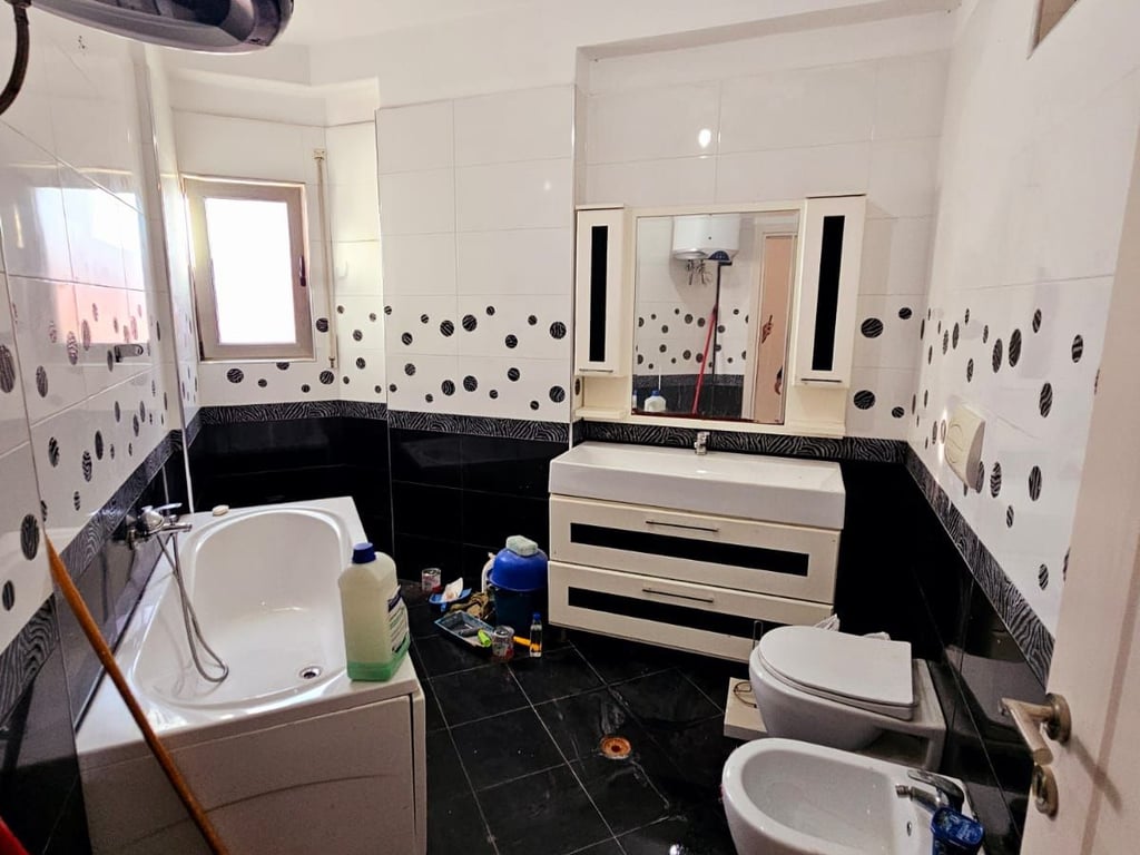 SHITET SUPER APARTAMENT 2+1+2  PRANE PALLATIT TE SPORTIT 